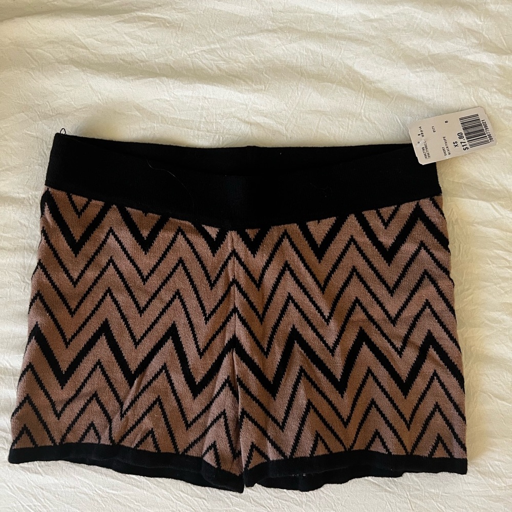 Forever 21 Black and Brown Chevron Knit Shorts